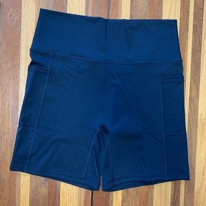 Aerie Hi-Rise Goals Black Biker Shorts With Phone Pockets (7 inch inseam)